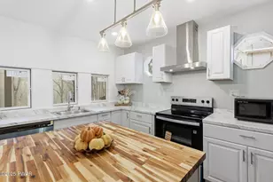 74 Charles St, Hawley, PA 18428 - Photo 9