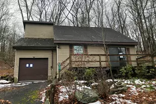 2242 Apley Ct, Bushkill, PA 18324 - Photo 1