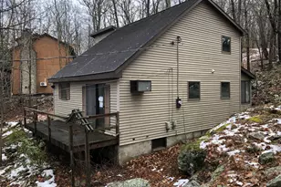 2242 Apley Ct, Bushkill, PA 18324 - Photo 3