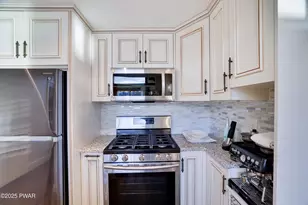 1138 Aquarius Dr, Lake Ariel, PA 18436 - Photo 23