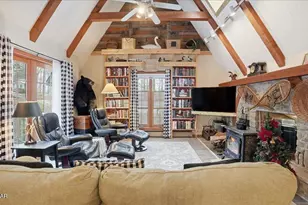 101 Cherry Point Cir, Canadensis, PA 18325 - Photo 9