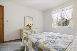 800 Wren Ct, Lords Valley, PA 18428 - Photo 17