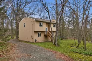 800 Wren Ct, Lords Valley, PA 18428 - Photo 3