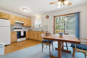 800 Wren Ct, Lords Valley, PA 18428 - Photo 9