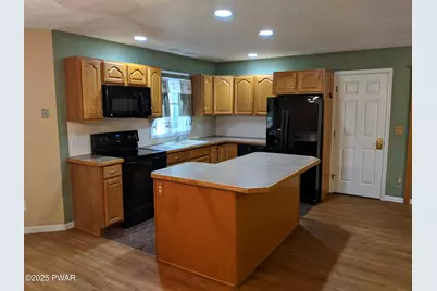 131 Surrey Lane, Lords Valley, PA 18428 - Photo 9