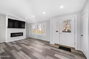 13 Bucklands Ln, Waymart, PA 18472 - Photo 7