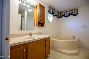 121 Meadowbrook Dr, Moscow, PA 18444 - Photo 31