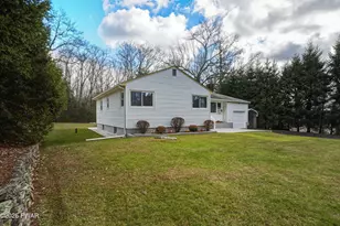 90 Rocky View Dr, Hawley, PA 18428 - Photo 43