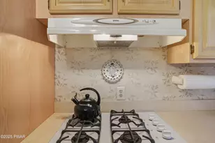 90 Rocky View Dr, Hawley, PA 18428 - Photo 13