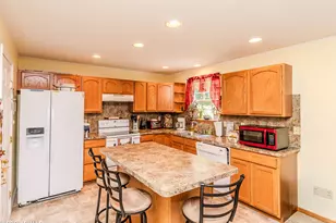 3290 Bluebird Dr, Bushkill, PA 18324 - Photo 7