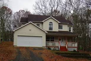 3290 Bluebird Dr, Bushkill, PA 18324 - Photo 1