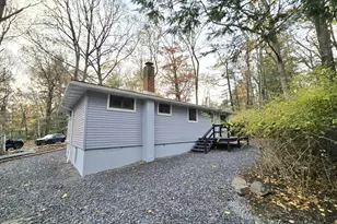 118 Tulip St, Dingmans Ferry, PA 18328 - Photo 17