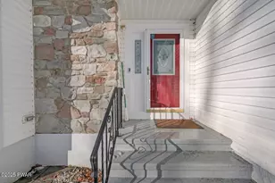 204 Lincoln Dr, Lords Valley, PA 18428 - Photo 3