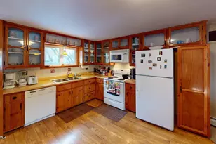 153 Mountain Lake Dr, Dingmans Ferry, PA 18328 - Photo 9