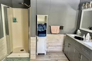 8 Hutchinson Ct, Hawley, PA 18428 - Photo 11