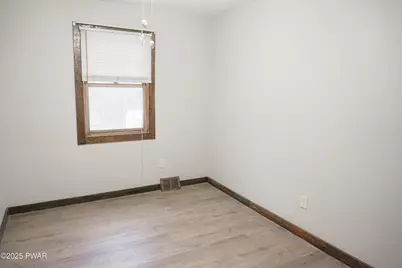 110 Brookside Drive, Dingmans Ferry, PA 18328 - Photo 11