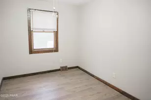 110 Brookside Dr, Dingmans Ferry, PA 18328 - Photo 11