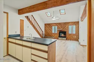 270 Oakenshield Dr, Tamiment, PA 18371 - Photo 7