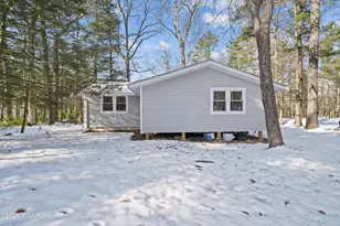208 Doolan Rd, Dingmans Ferry, PA 18328 - Photo 3