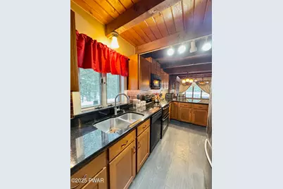 205 Christopher Way, Hawley, PA 18428 - Photo 17