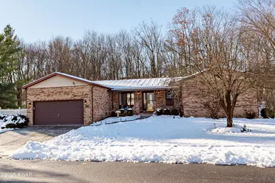 121 Red Coat Lane, Hanover Township, PA 18706 - Photo 1