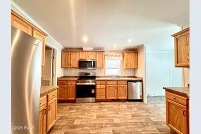 120 Middle Road, Greentown, PA 18426 - Photo 7