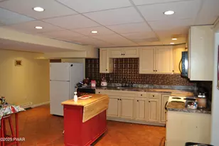 56 Sterling Rd, Newfoundland, PA 18445 - Photo 9