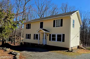 113 Spruce Ct, Hawley, PA 18428 - Photo 3