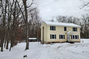 113 Spruce Ct, Hawley, PA 18428 - Photo 1