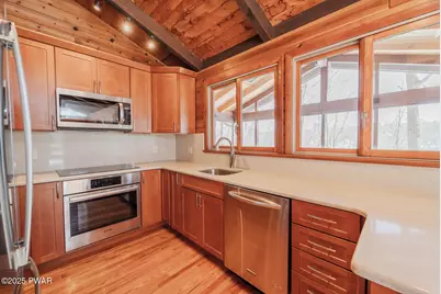 801 Saddlebrook Spur, Hawley, PA 18428 - Photo 19