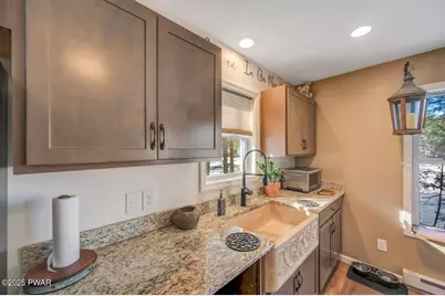 132 N Lake Shore Drive, Dingmans Ferry, PA 18328 - Photo 21