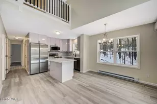 578 Lakeview Dr E, Lake Ariel, PA 18436 - Photo 9