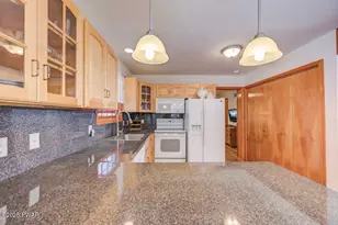 17 Lake Dr, Hawley, PA 18428 - Photo 21