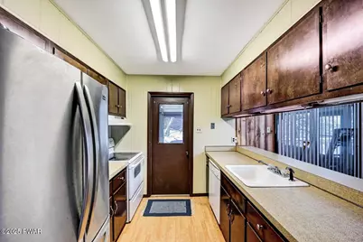 529 Lakeview Drive E, Lake Ariel, PA 18436 - Photo 23