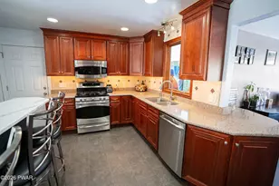 125 Rinaldi Dr, Taylor, PA 18517 - Photo 11