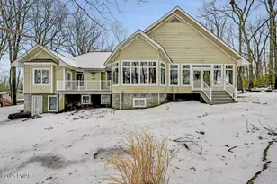 802 Niblick Ct, Lords Valley, PA 18428 - Photo 5