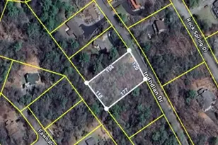 165 Indian Dr, Greentown, PA 18426 - Photo 1