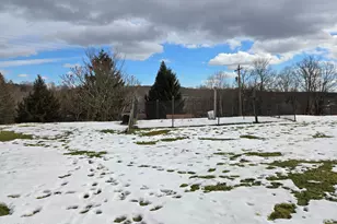 1767 Creek Dr, Waymart, PA 18472 - Photo 3