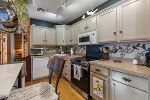 124 W Mulberry Dr, Milford, PA 18337 - Photo 17