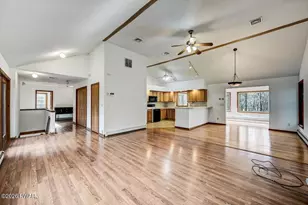 145 Underwood Ln, Lake Ariel, PA 18436 - Photo 3