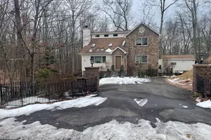 154 Forest Ridge Dr, Hawley, PA 18428 - Photo 1