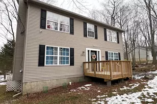 2622 Foxledge Dr, Tobyhanna, PA 18466 - Photo 1