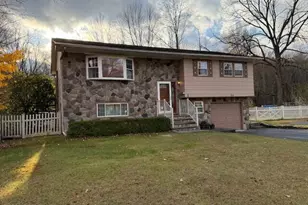910 2nd St, Matamoras, PA 18336 - Photo 1