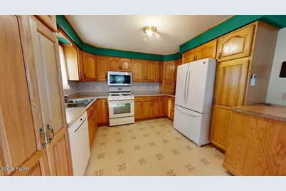 910 2nd Street, Matamoras, PA 18336 - Photo 9