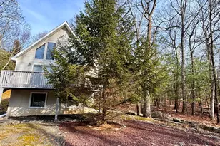 216 Westfall Dr, Dingmans Ferry, PA 18328 - Photo 1