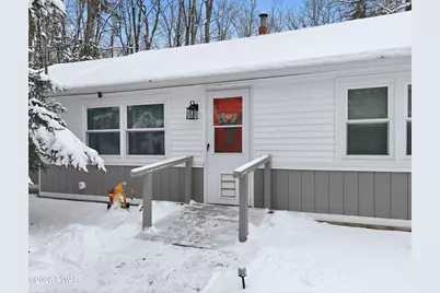 111 Hickory Drive, Greentown, PA 18426 - Photo 5