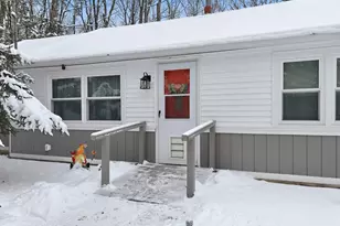 111 Hickory Dr, Greentown, PA 18426 - Photo 5