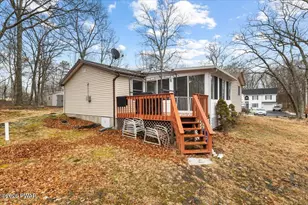 1030 Bear Dr, Bushkill, PA 18324 - Photo 7