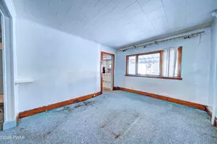 607 S Valley Ave, Olyphant, PA 18447 - Photo 9