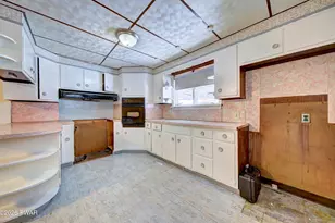 607 S Valley Ave, Olyphant, PA 18447 - Photo 15